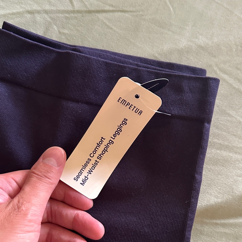NWT - Empetua High-Rise Leggings in Navy - Picture 2 of 4